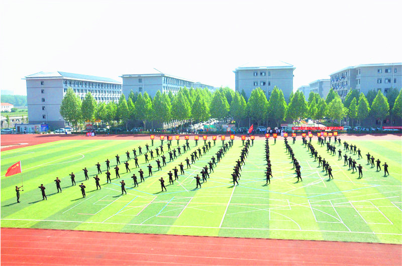 汽车与机电工程学院 《大国军魂----强军筑梦展国威》