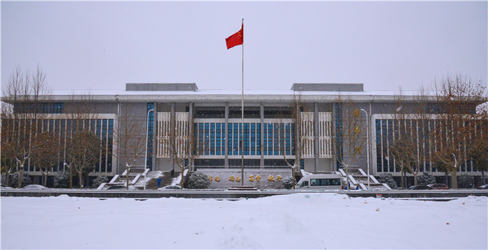 雪后图书馆